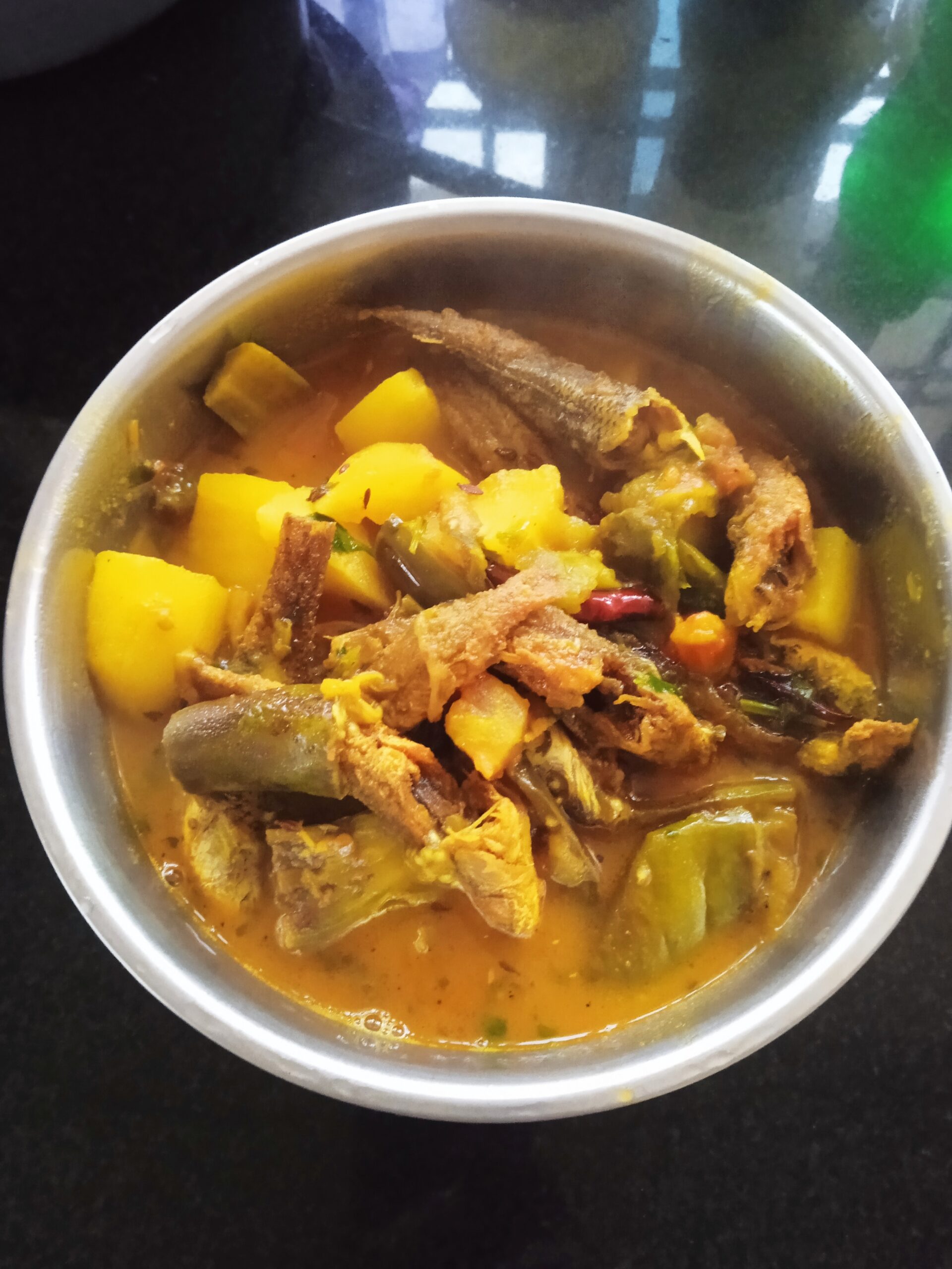 aloo baingan ki sabzi with taki fish