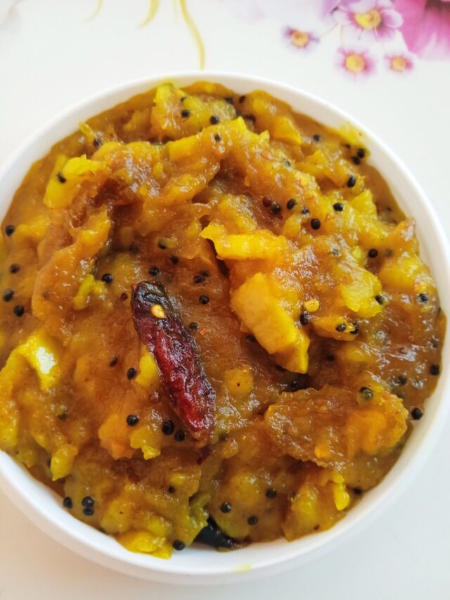 Sweet and Spicy Raw Mango Chutney: A Delicious Condiment for Any Meal