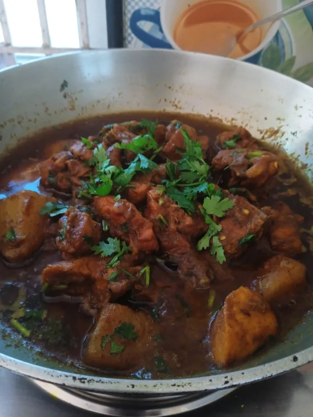 Chicken Gravy Recipe with Potato: A Delicious and Easy-to-Make Dish